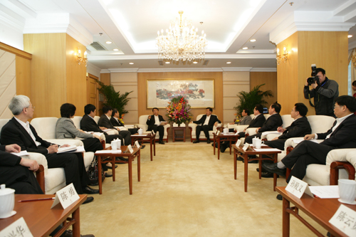 中科院与广东省全面战略合作重大项目签约仪式在京举行