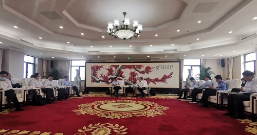 中科院与新疆维吾尔自治区举行科技合作会谈