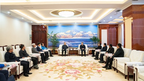 张涛赴西藏调研并与西藏自治区举行院区合作会谈